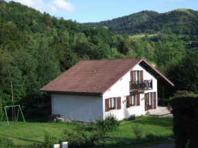 Отель Valley View Villa in Le Menil with Private Garden Cross Country Nearby  Ле-Мений